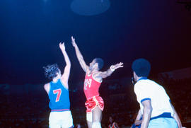 South Dakota basketball players playing Cuban national team in Cuba
