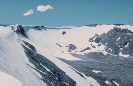 Alpine, glacier-formed cirque in the Colorado Rockies.