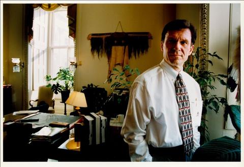 Color photograph of Senator Tom Daschle in his office